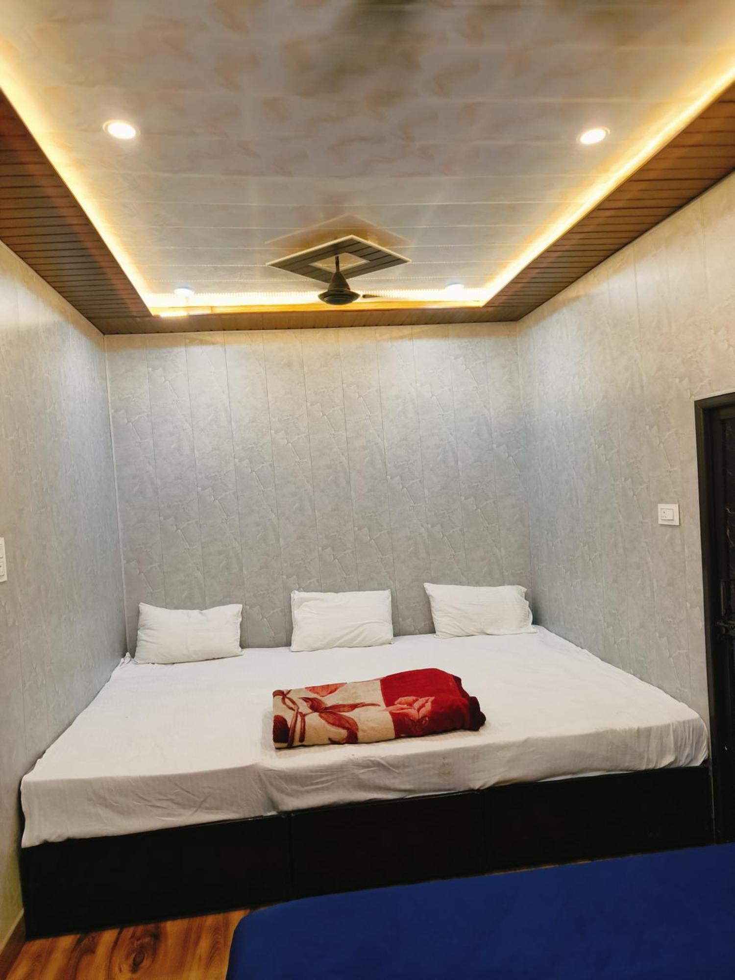 Namo Guest House Only For Indians Varanasi Exterior photo