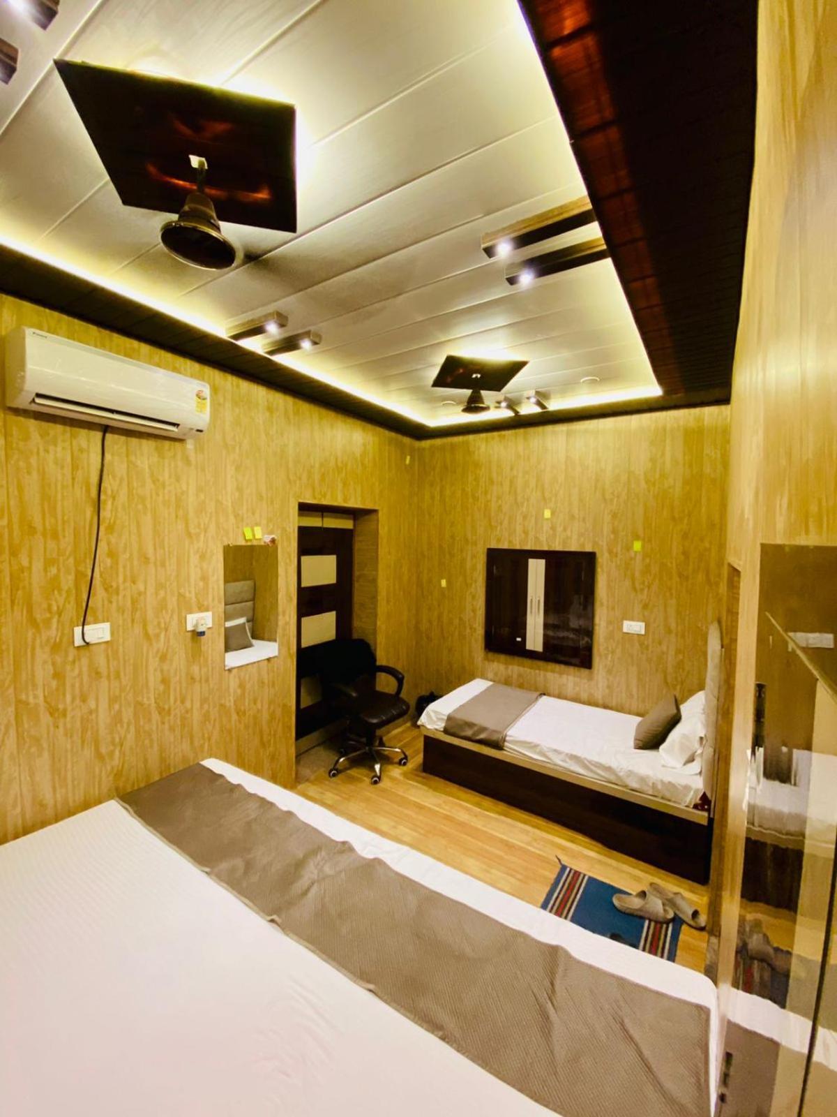 Namo Guest House Only For Indians Varanasi Exterior photo